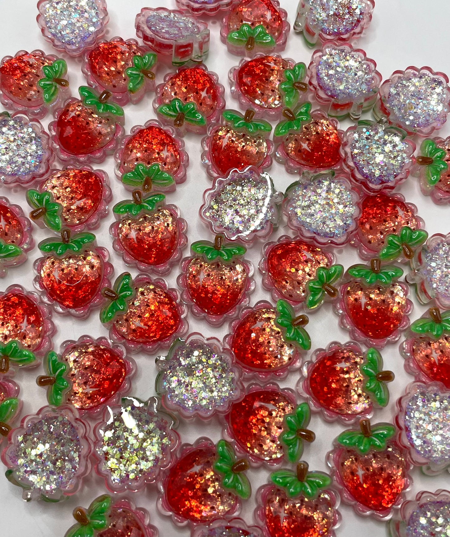 Acrylic sheet Strawberry DIY jewelry Soldering patch （Without holes Can't connect the pen）DIY decorative accessories 20mm