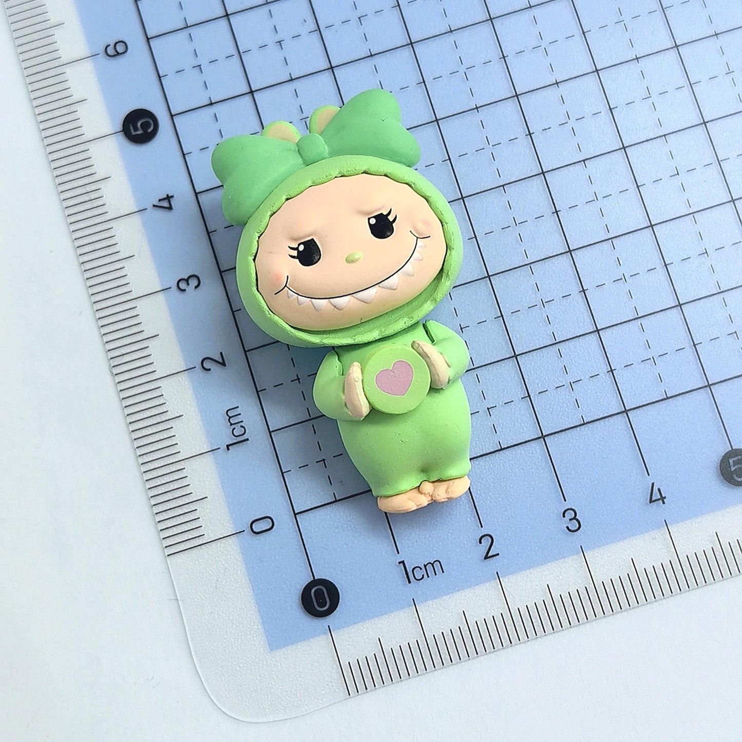 labubu Cute mini doll  Pen Toppers holding a heart at front