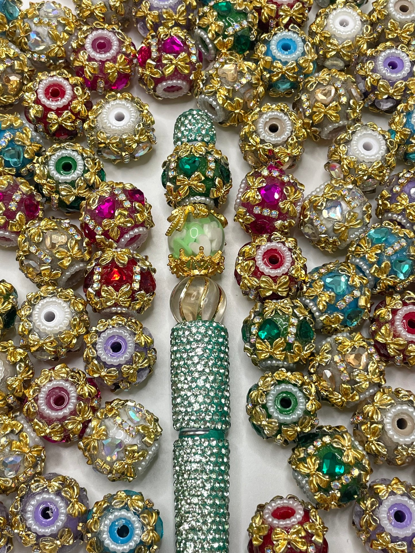 Beaded beadable Fancy Beads Golden bow beads ornaments with heart shaped stone Golden Rhinestone Chain Colorful Glass Heart Clay beads 18mm Random Mix