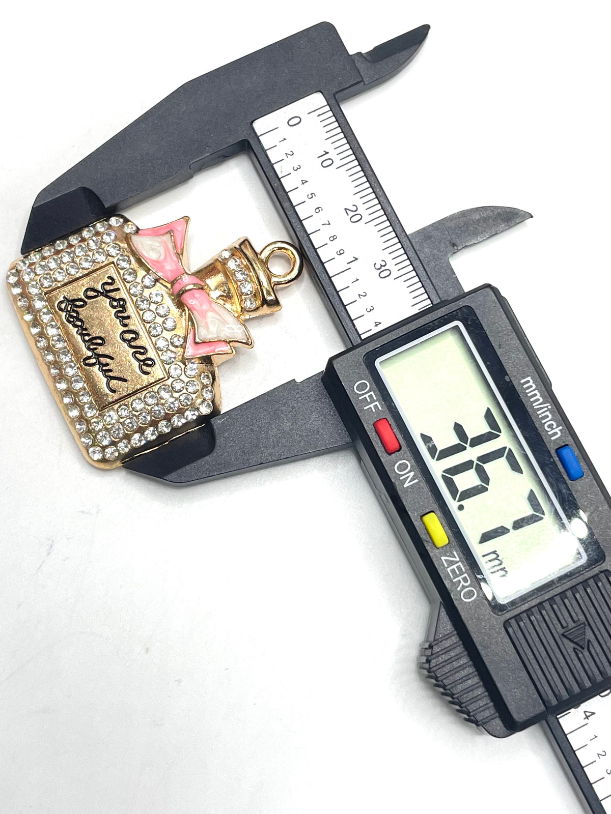 Perfume bottle, pendant jewelry in the shape of a dancing girl