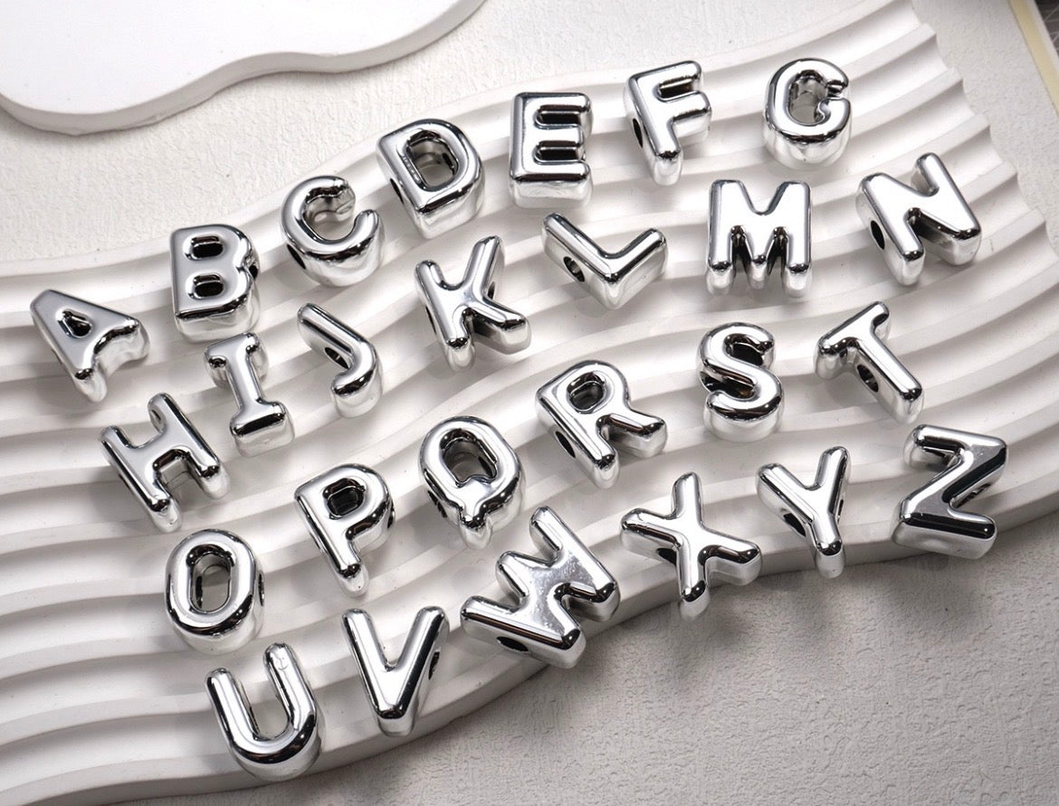 beaed beadable acrylic letter diameter :6mm (approimately H: 20mm  W:16mm T:13mm)