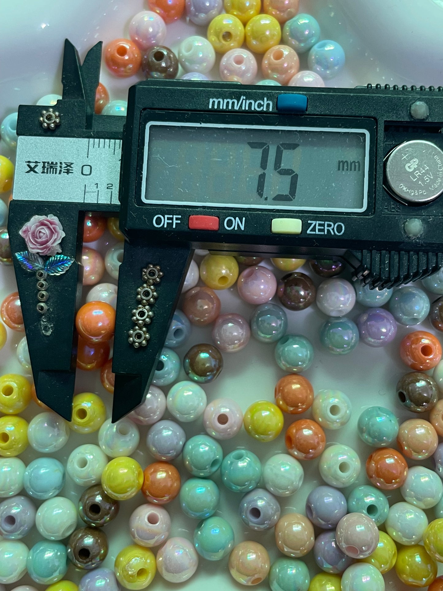 Acrylic beads Various styles and types of beads 7mm-10mm