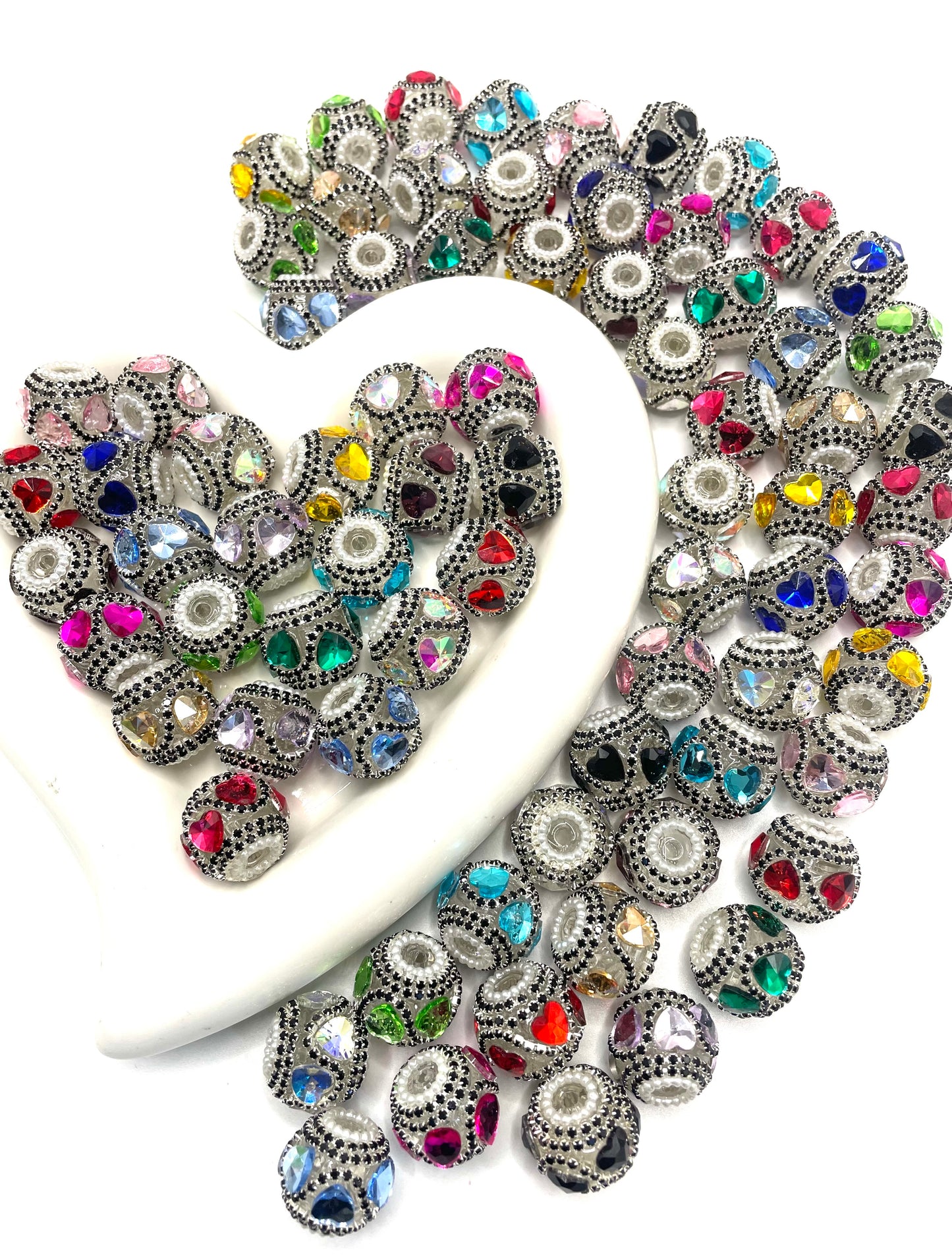 Beaded beadable clear transparent base acrylic fancy bead with crystal heart and black rhinestone chain and white color pearl ring