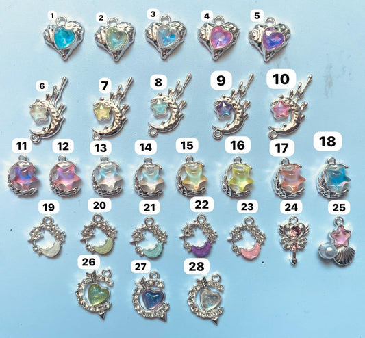 Alloy pendant Metal pendant Stars Heart Moon Compact and exquisite DIY accessories Random Mix