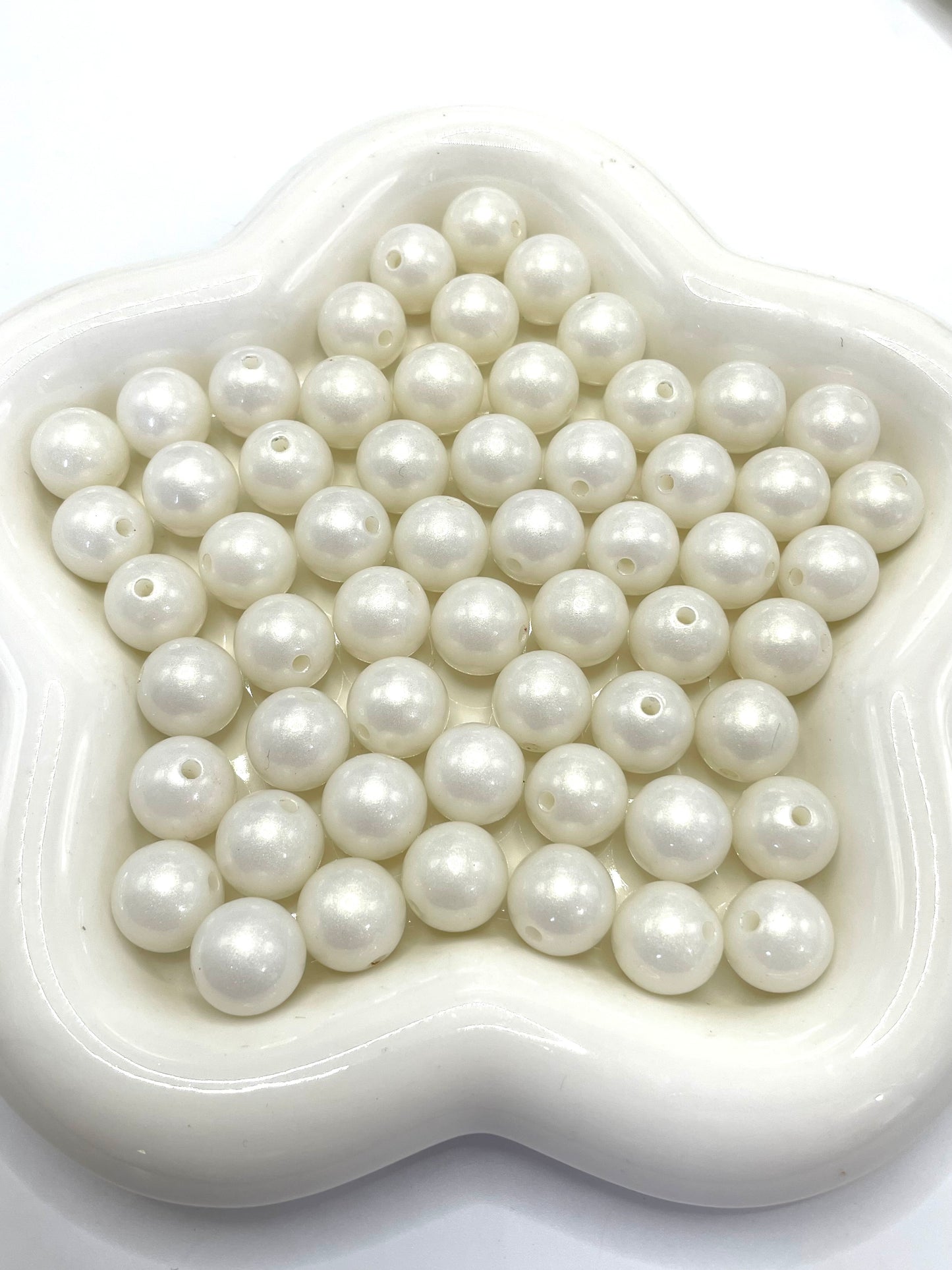 Acrylic beads Colored solid-color acrylic beads Shimmering luster 16mm Random Mix