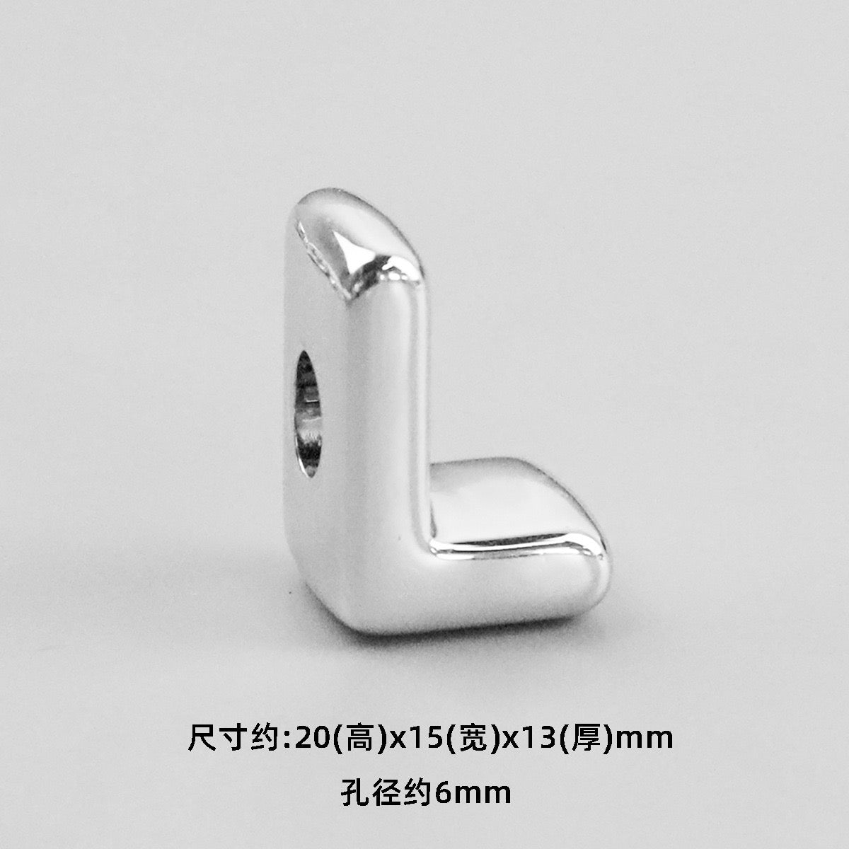 beaed beadable acrylic letter diameter :6mm (approimately H: 20mm  W:16mm T:13mm)