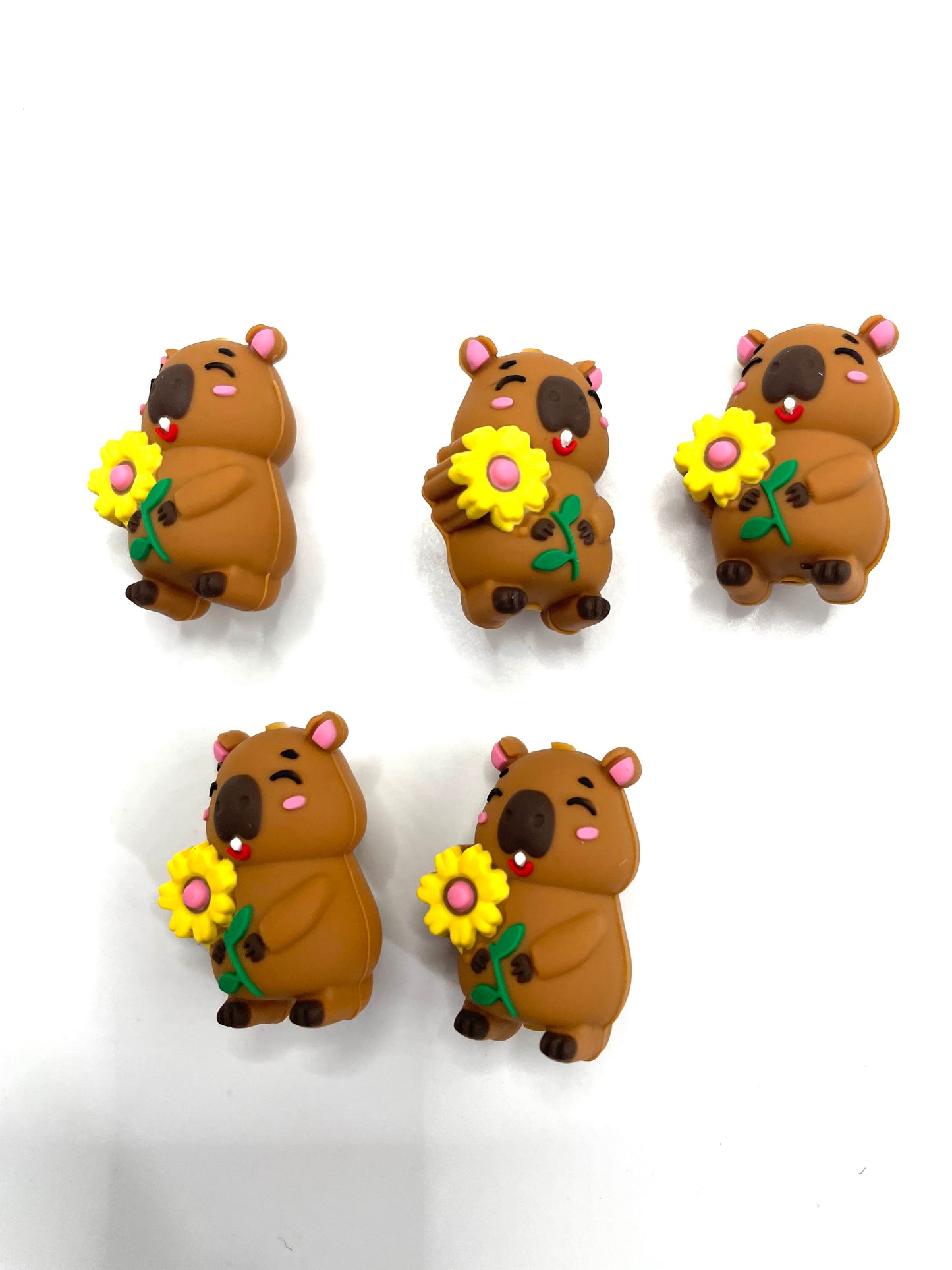 3D beaded beadable silicon beads focal with characters Winnie Pooh star bu capibala with vertical hole