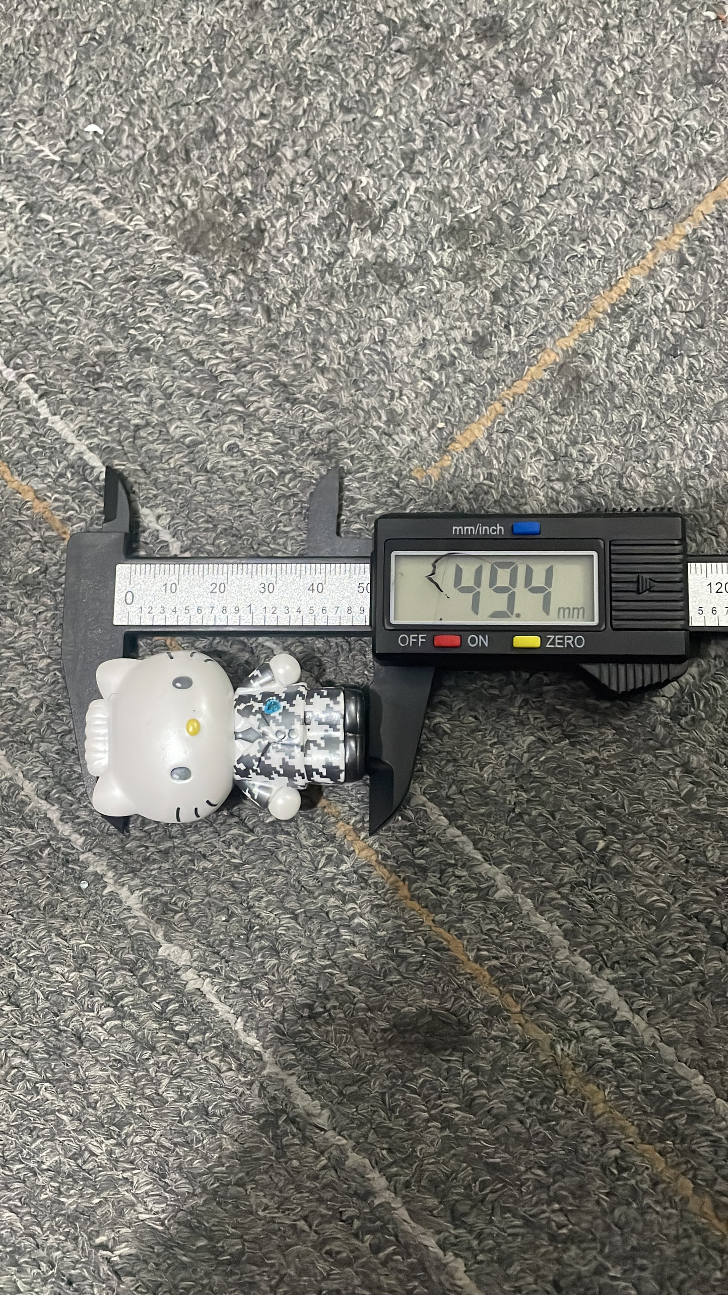 HK monochrome checked girly twin doll topper figure character