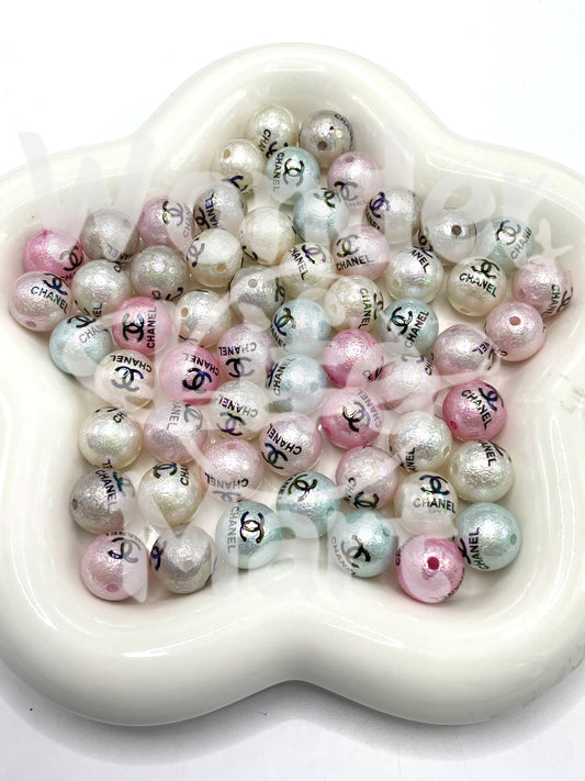 Acrylic Logo beads Trendy brand Luxury brand 16mm Random Mix