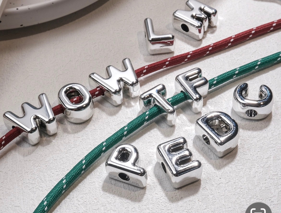 beaed beadable acrylic letter diameter :6mm (approimately H: 20mm  W:16mm T:13mm)