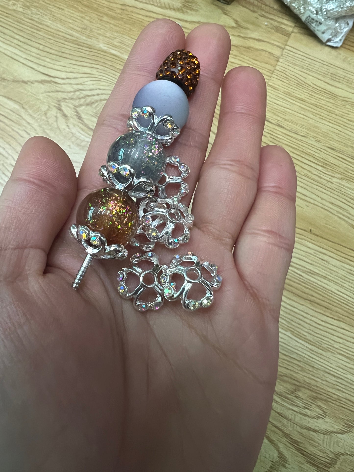 hear shape bead cap with rhinestone