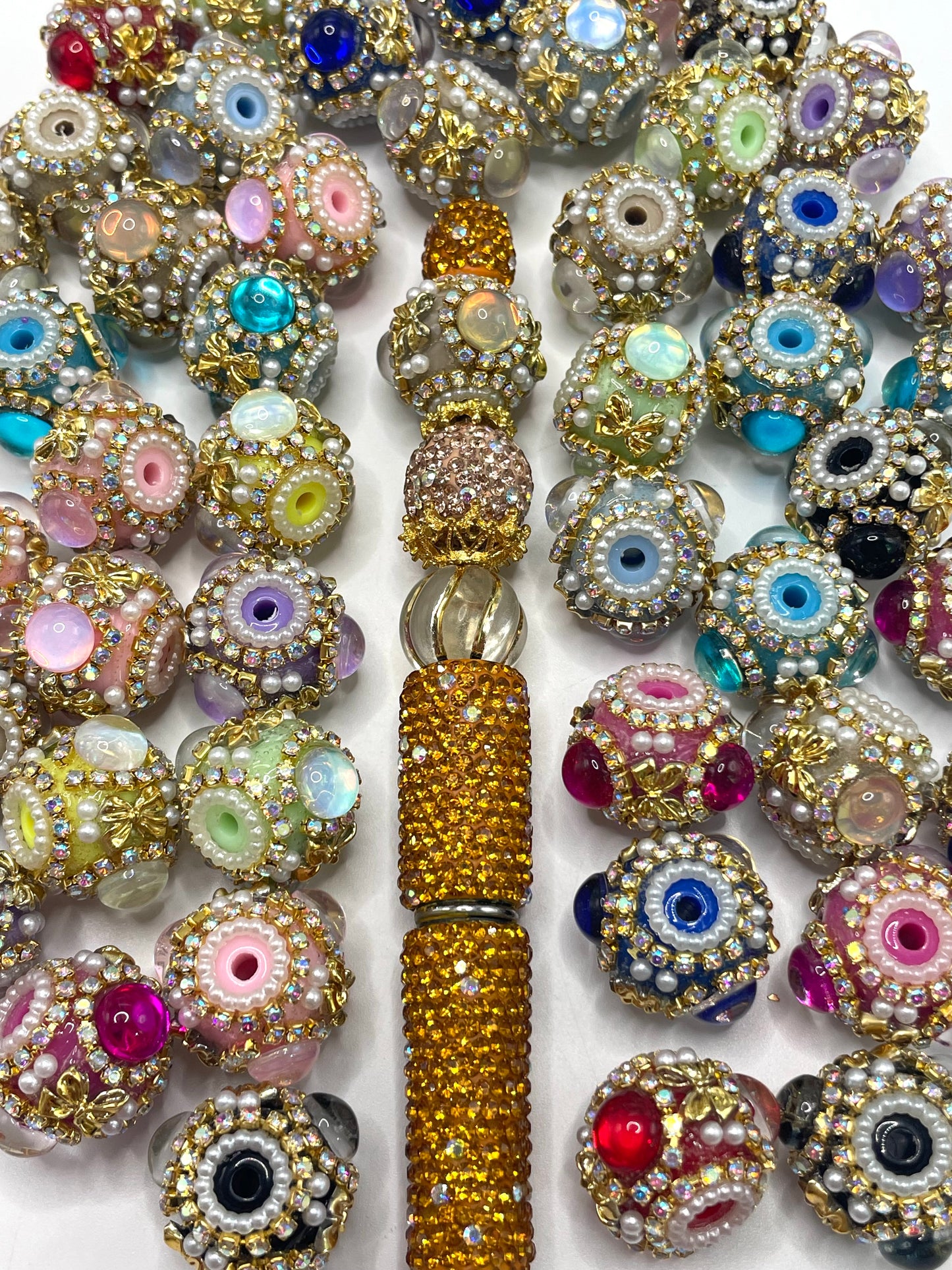 Fancy Beads Golden chain Gold bow beads Bubble Rhinestone Medieval-style beads 18mm Random Mix