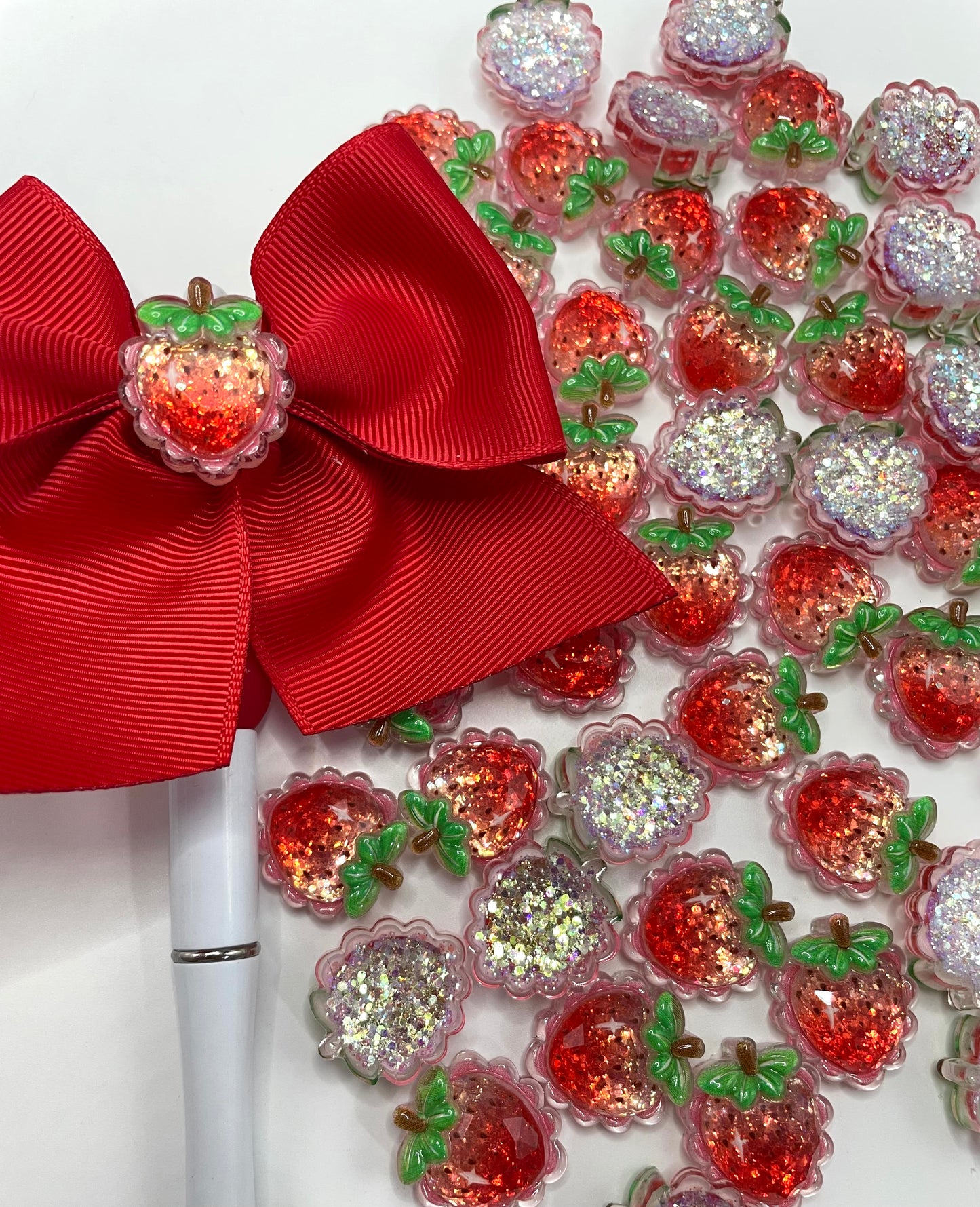 Acrylic sheet Strawberry DIY jewelry Soldering patch （Without holes Can't connect the pen）DIY decorative accessories 20mm