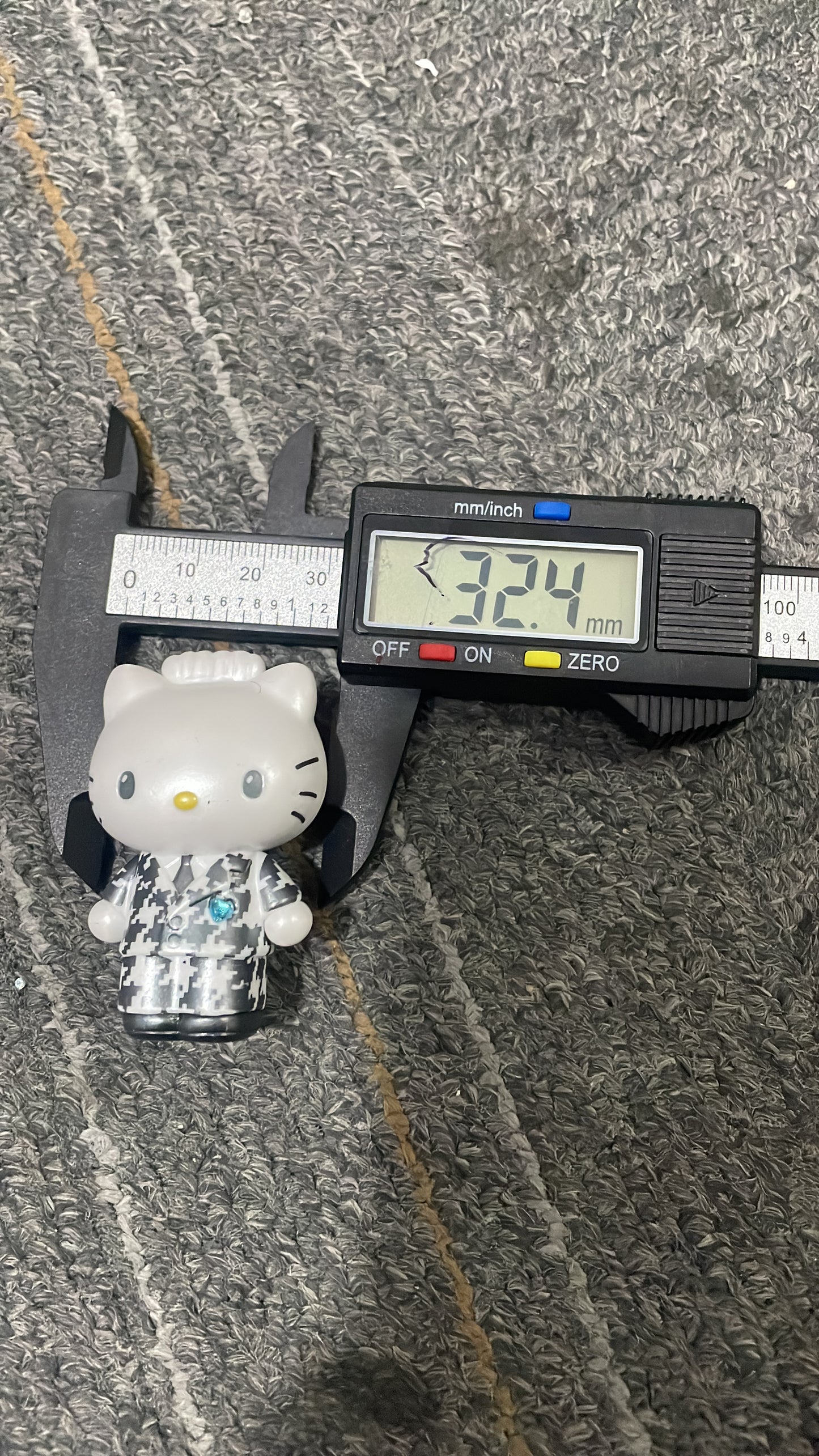 HK monochrome checked girly twin doll topper figure character