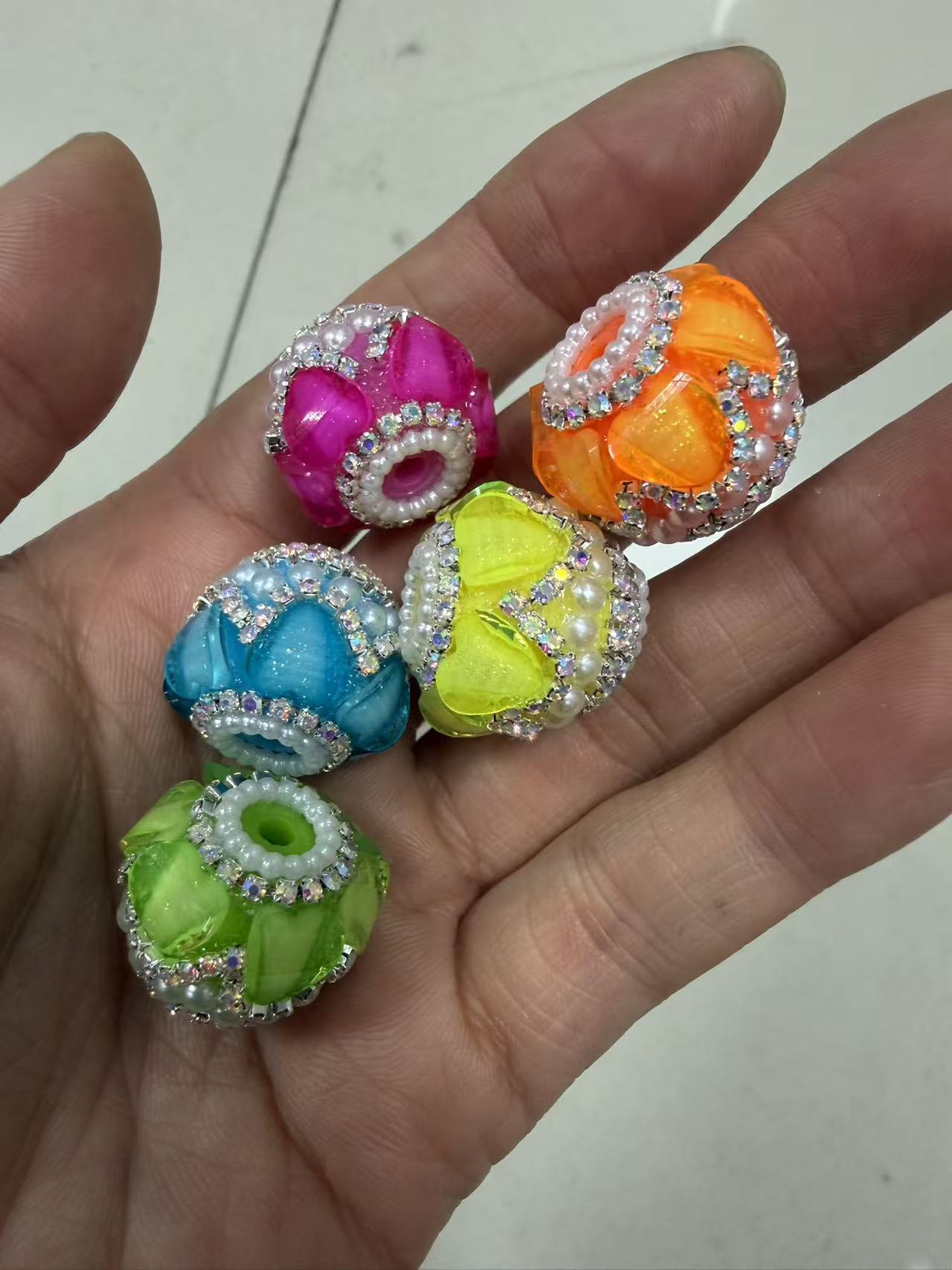 Diy beaded beadable lantern heart shaped neon bead heart bead with pearl and silver chain fancy beads