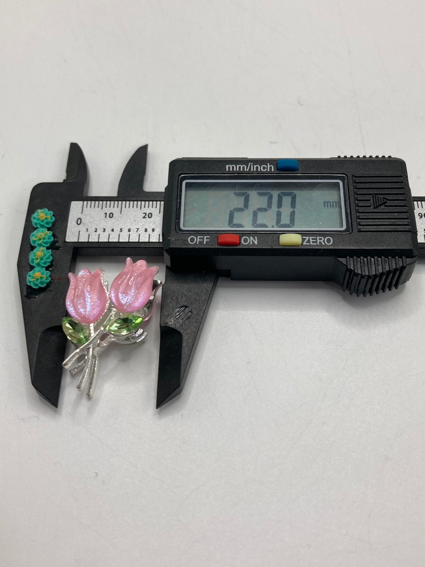 Metal rose flower Multicolored rhinestone rose flowers 22mm Random Mix