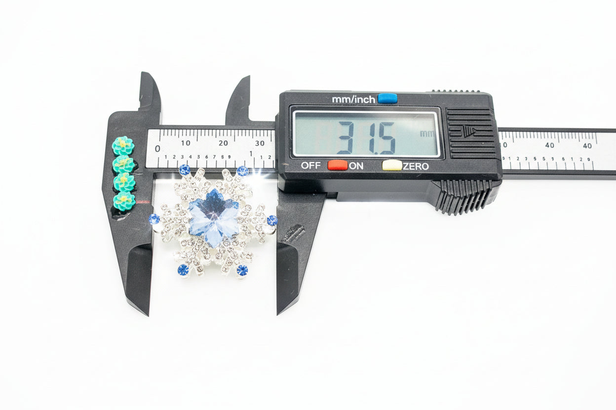 Snowflakes in beads Metal double-sided snowflake beaded necklace Metal beads Random Mix 31mm