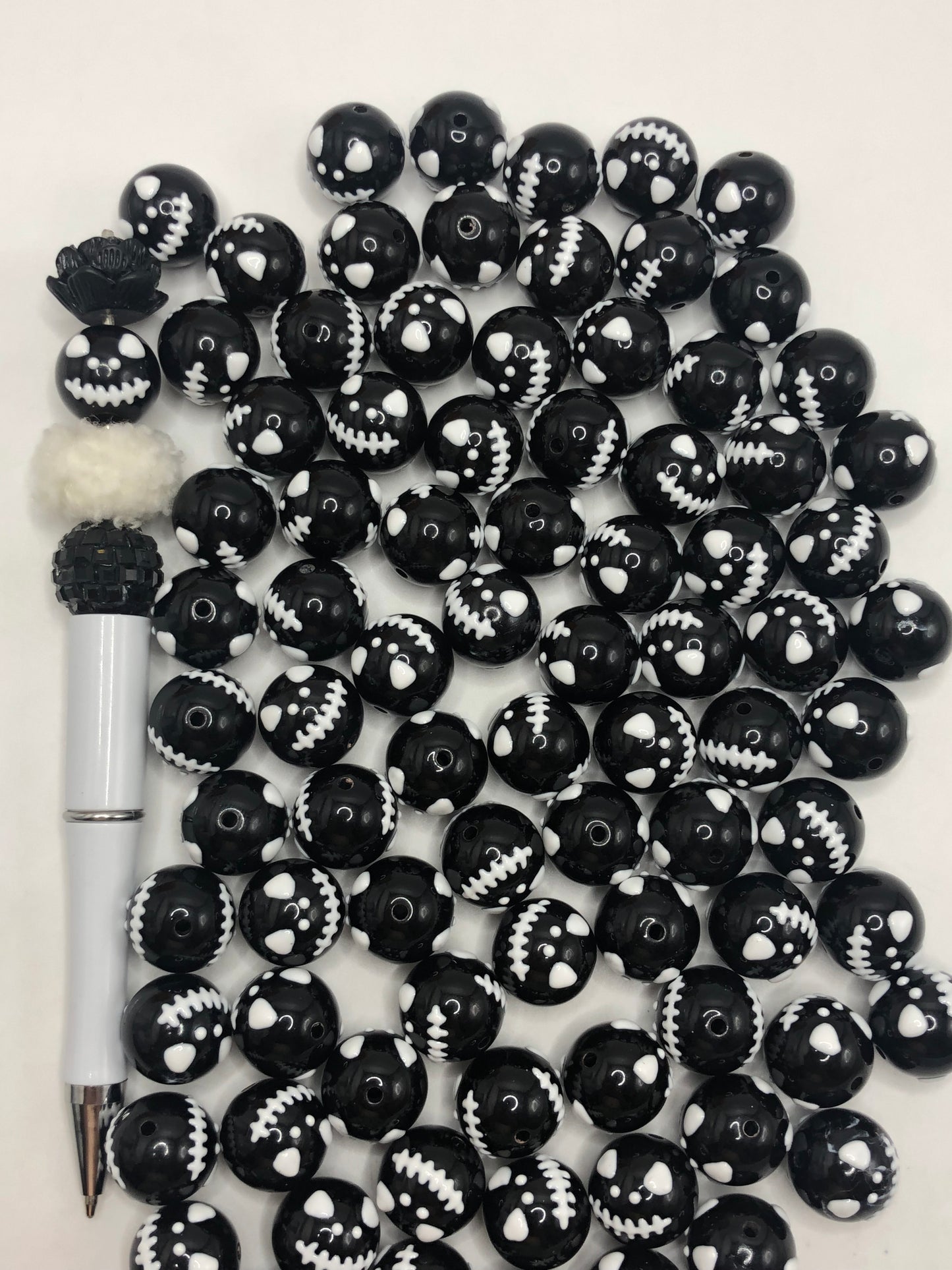 halloween series Jack face  Black and white cartoon acrylic beads Random Mix 16mm