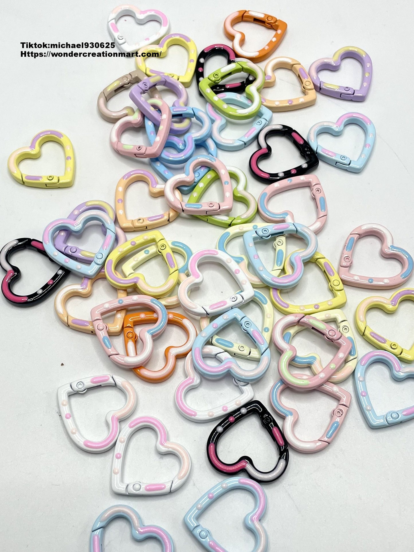 Metal Glossy Multicolor keychain Link Heart Shape with Cute Hand Draw,25mm