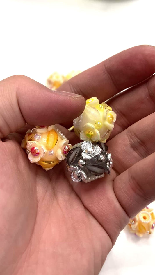 Flower beads Shining flowers Pearl gasket Rhinestone Random Mix 18mm Random Mix
