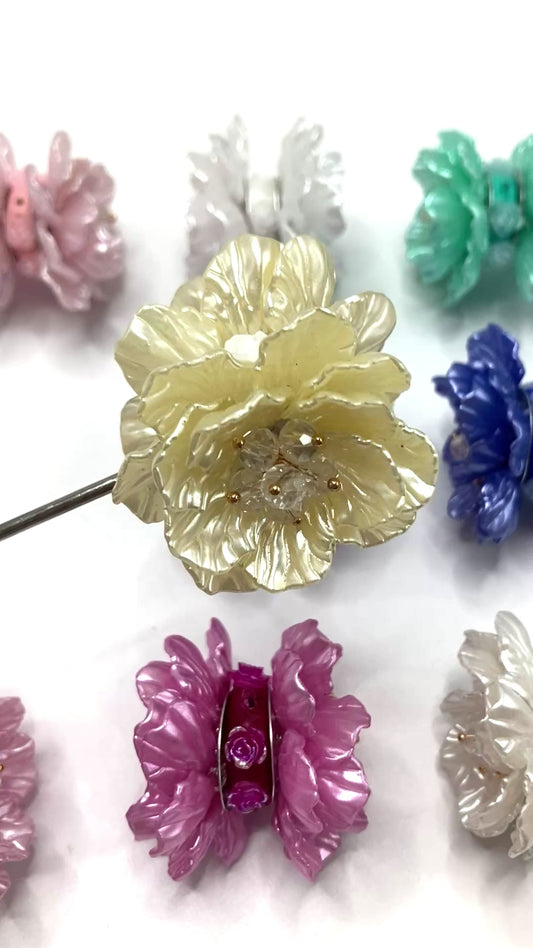 Fancy Beads Weaving acrylic flower petals into a rose shape A rose flower woven with crystals and petals Clay flower Random Mix  47mm