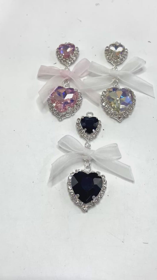 Metal heart Bows made of ribbons bow Heart-shaped pendant